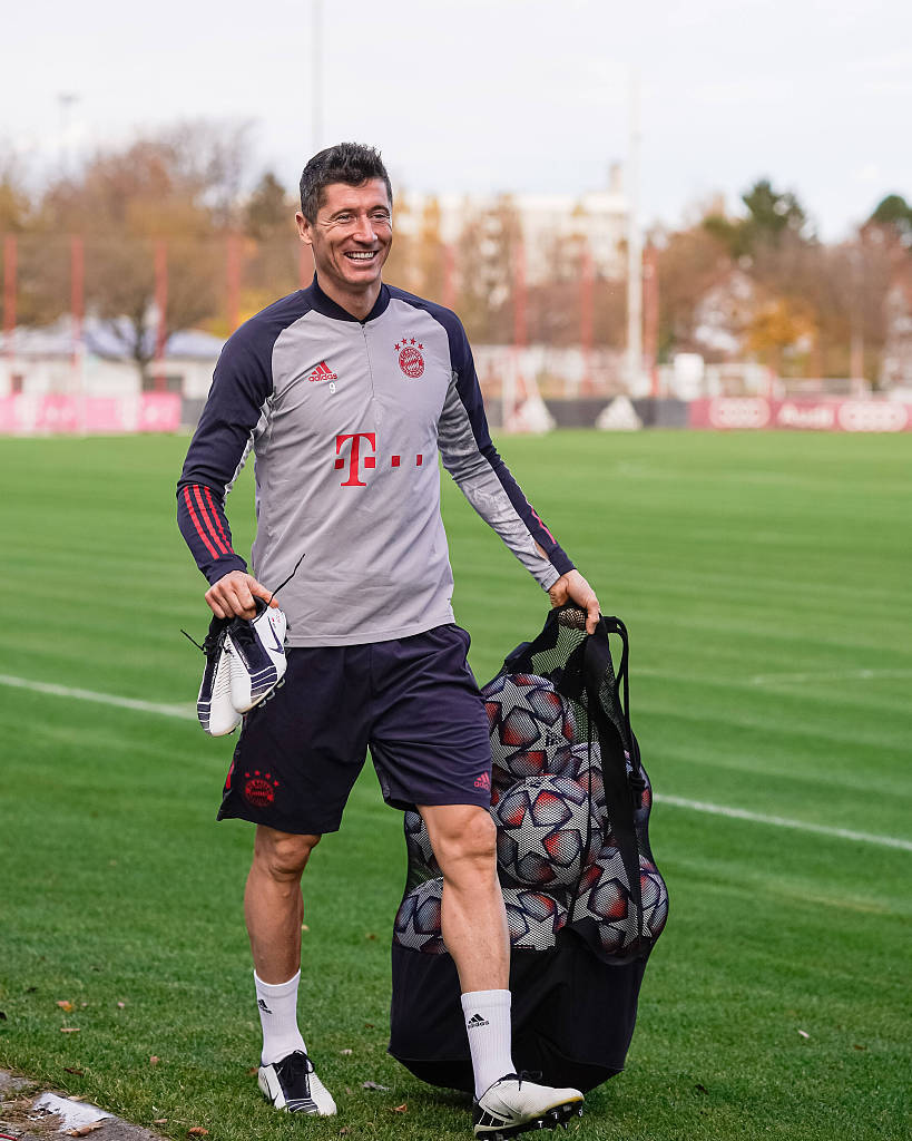 上海久事大鲨鱼外援洛夫顿表现炸裂