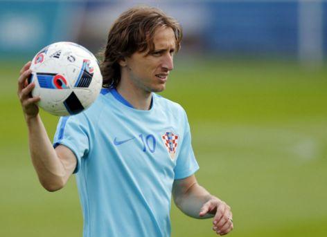 3-1！非洲杯7冠王险翻车 萨拉赫加时吊射救赎 进8强静候卫冕冠军