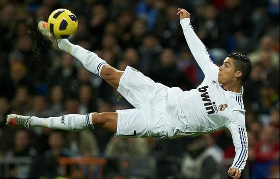 湖人三连败告终！东契奇狂砍42分却难救主，威少蒙克火力全开成胜负关键